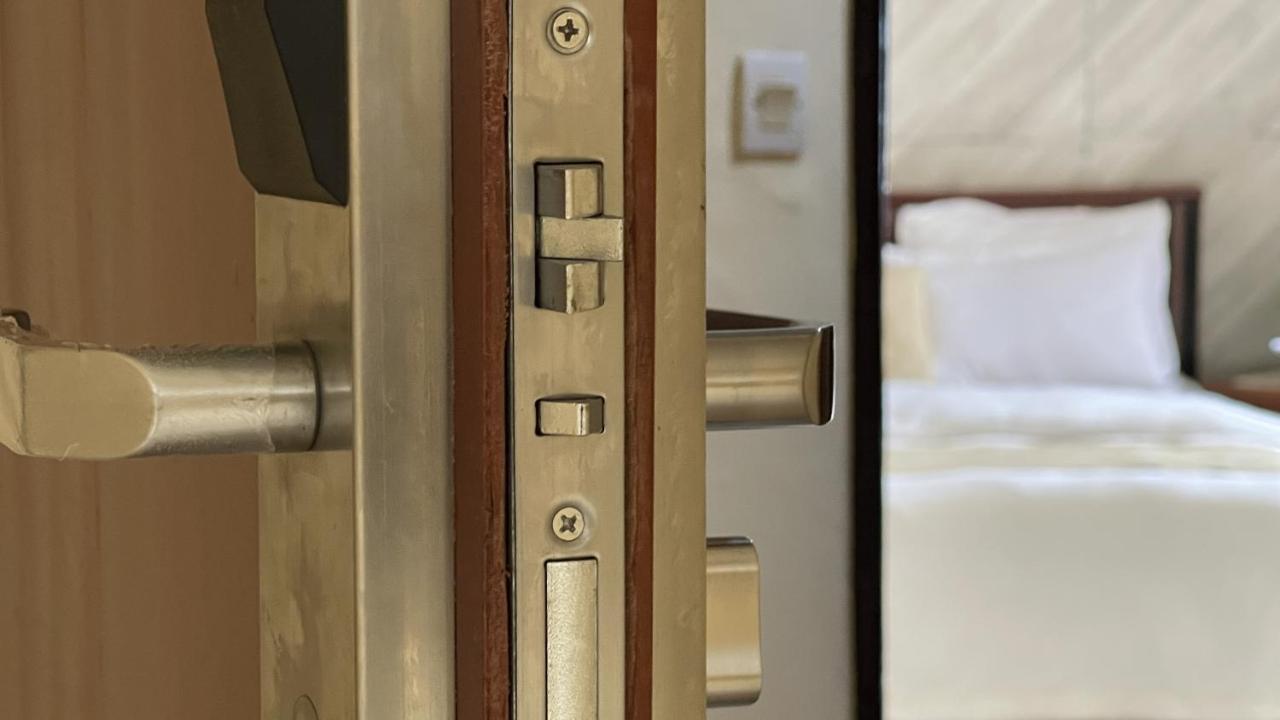 Hotel Les Polygones 克里比 外观 照片