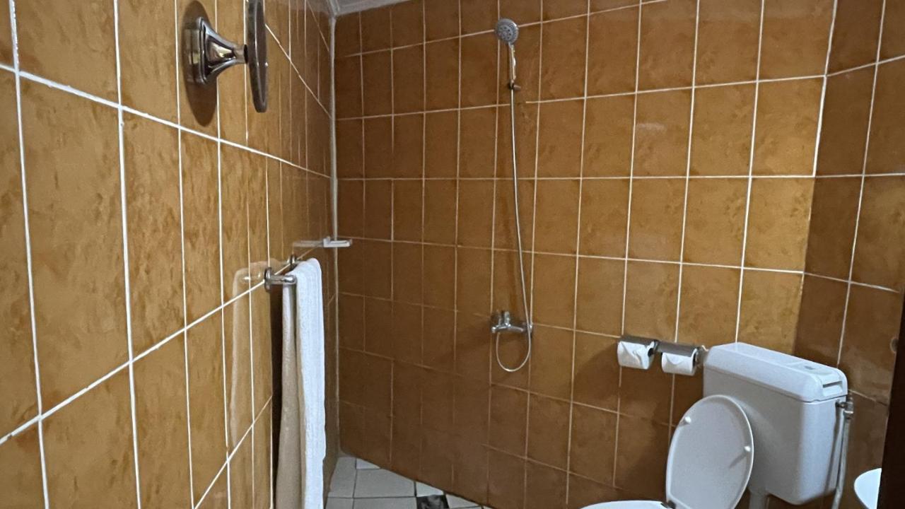Hotel Les Polygones 克里比 外观 照片