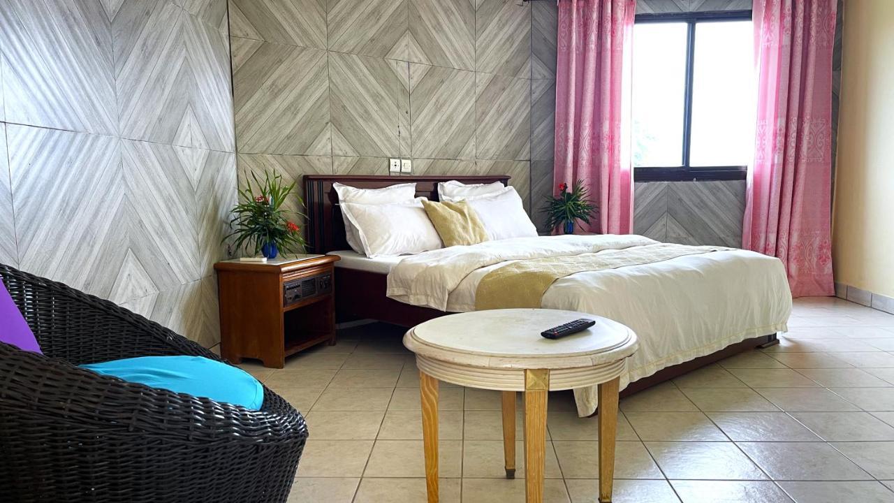 Hotel Les Polygones 克里比 外观 照片